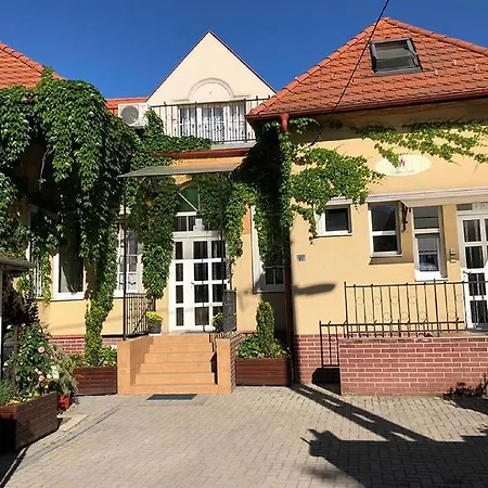 Tulipan Panzio ベッド・アンド・ブレックファスト