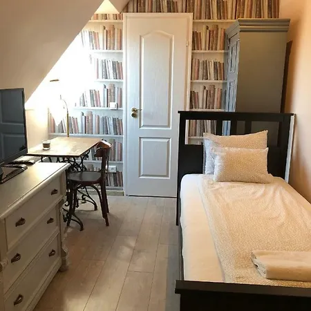 Tulipan Panzio ベッド・アンド・ブレックファスト ソルノク