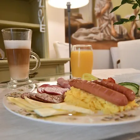 Tulipan Panzio ソルノク