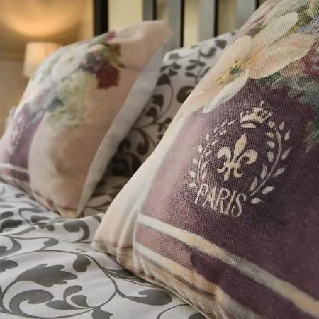 ベッド・アンド・ブレックファスト Tulipan Panzio ソルノク