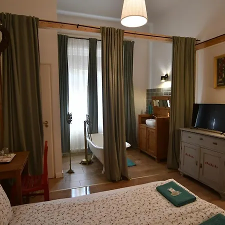 Tulipan Panzio ベッド・アンド・ブレックファスト