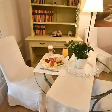 Bed & Breakfast Tulipán Panzió Szolnok
