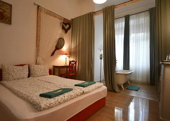 Tulipán Panzió Bed and breakfast Szolnok