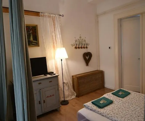 Bed and breakfast Tulipán Panzió *